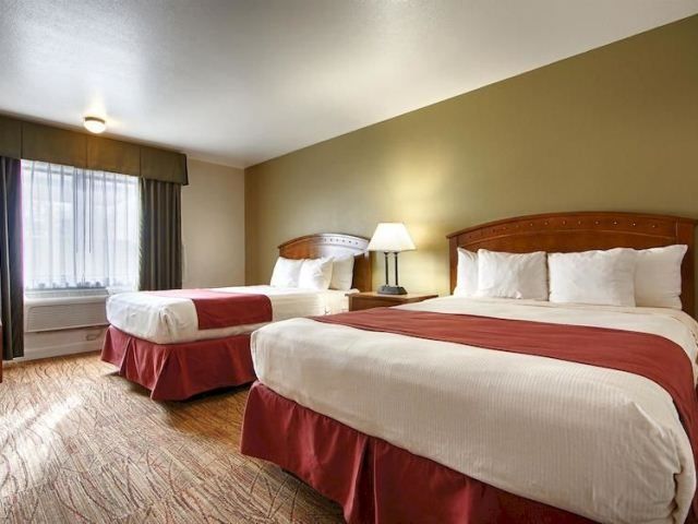 Western Red Hills Hotel 3*
